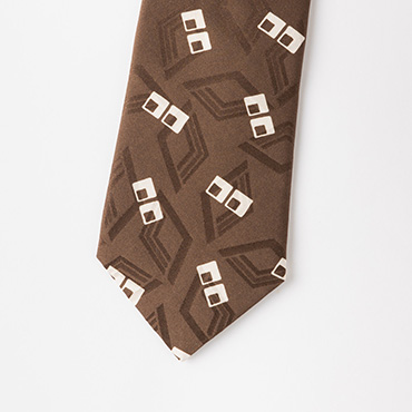 ブラウンモチーフプリントタイ