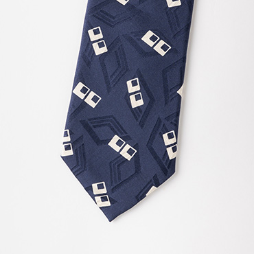 ネイビーモチーフプリントタイ