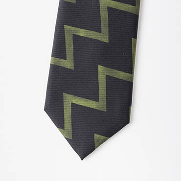 ブラックモチーフプリントタイ